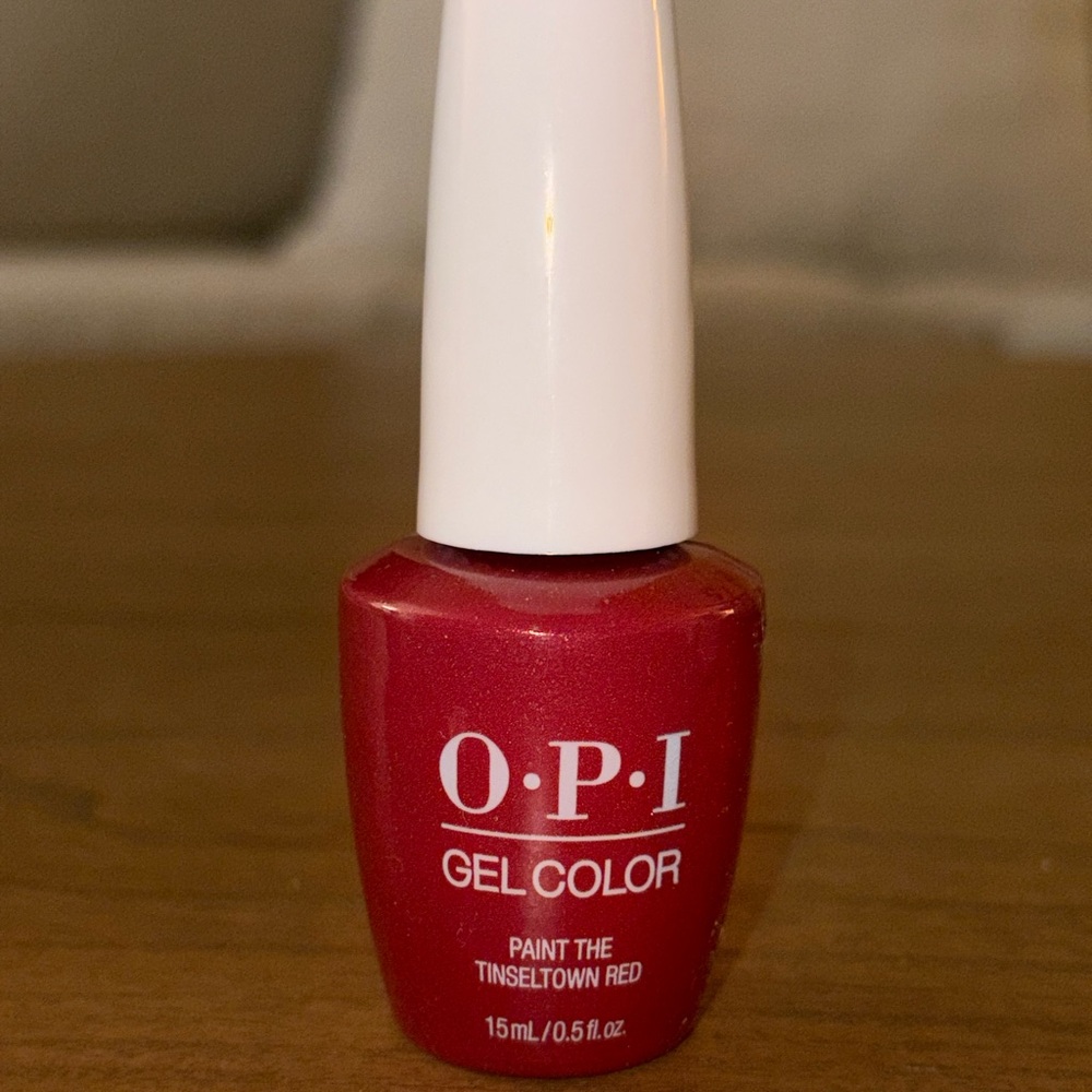 OPI Gel polish in Paint the Tinseltown red